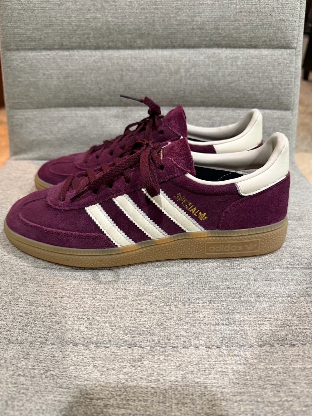 adidas Spezial Suede Sneakers in Burgundy and White with Gum Sole NWOT - Picture 3 of 9